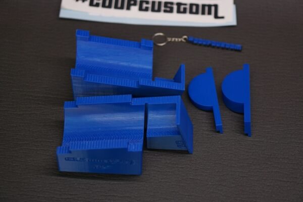 Disassembled PieCut pie cut template: two PETG body halves and the 1D and 1.5D radius inserts